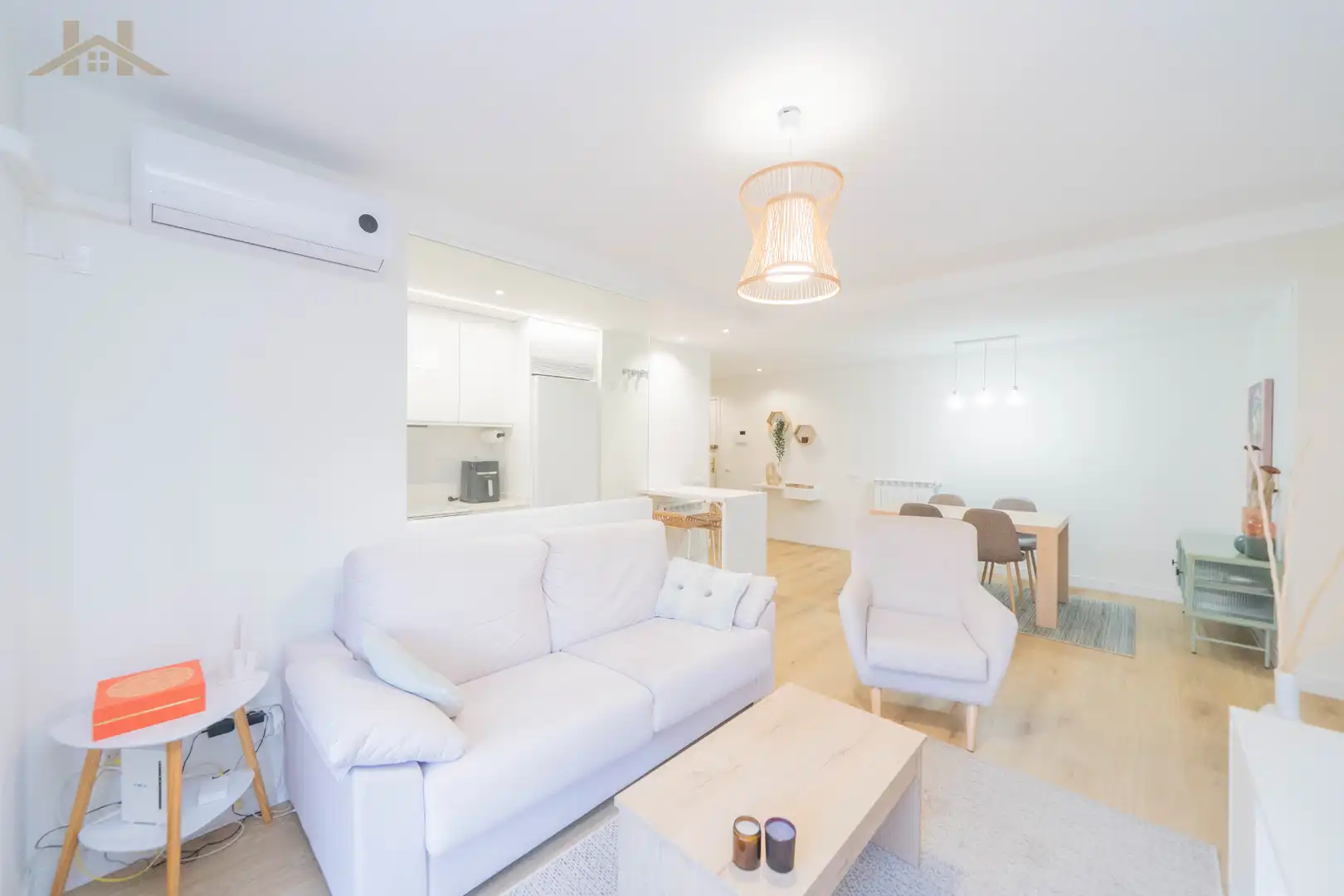 Living room of Flat for sale in Pozuelo de Alarcón  with Air Conditioner, Heating and Terrace