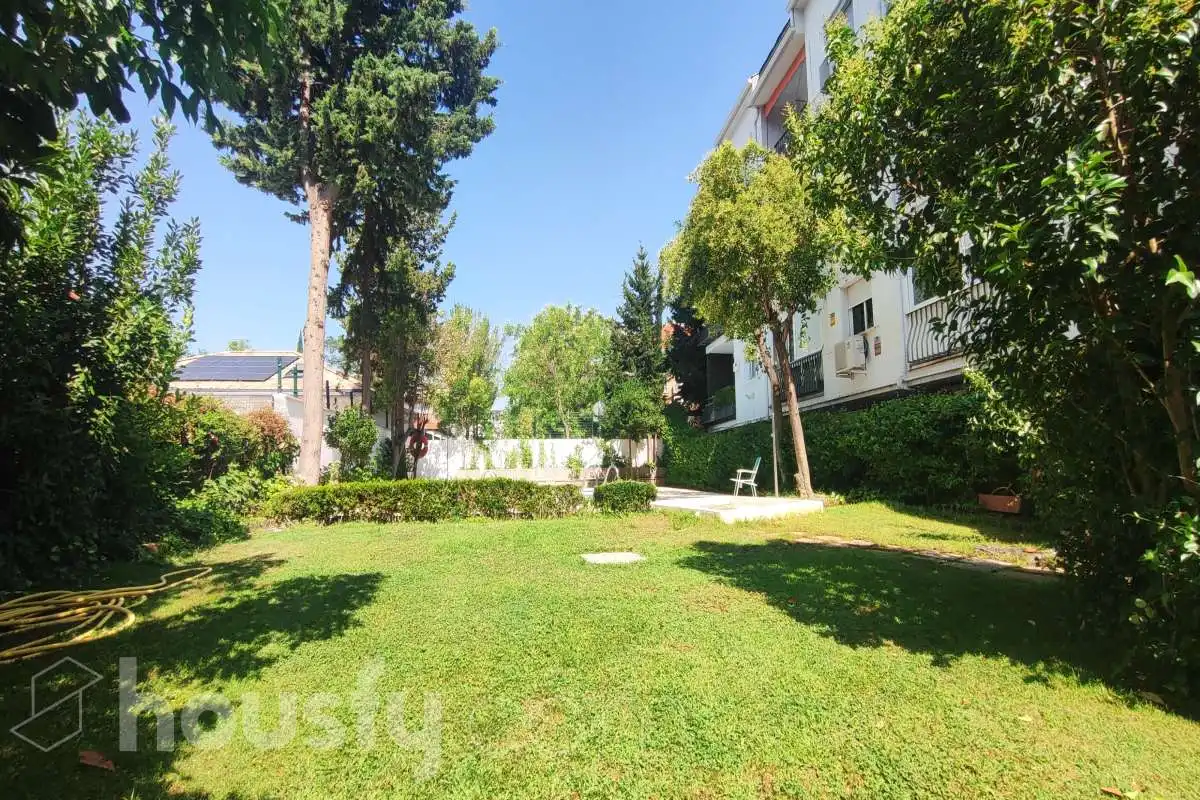Garden of Flat for rent in Madrid  with Air Conditioner, Heating and Parquet flooring