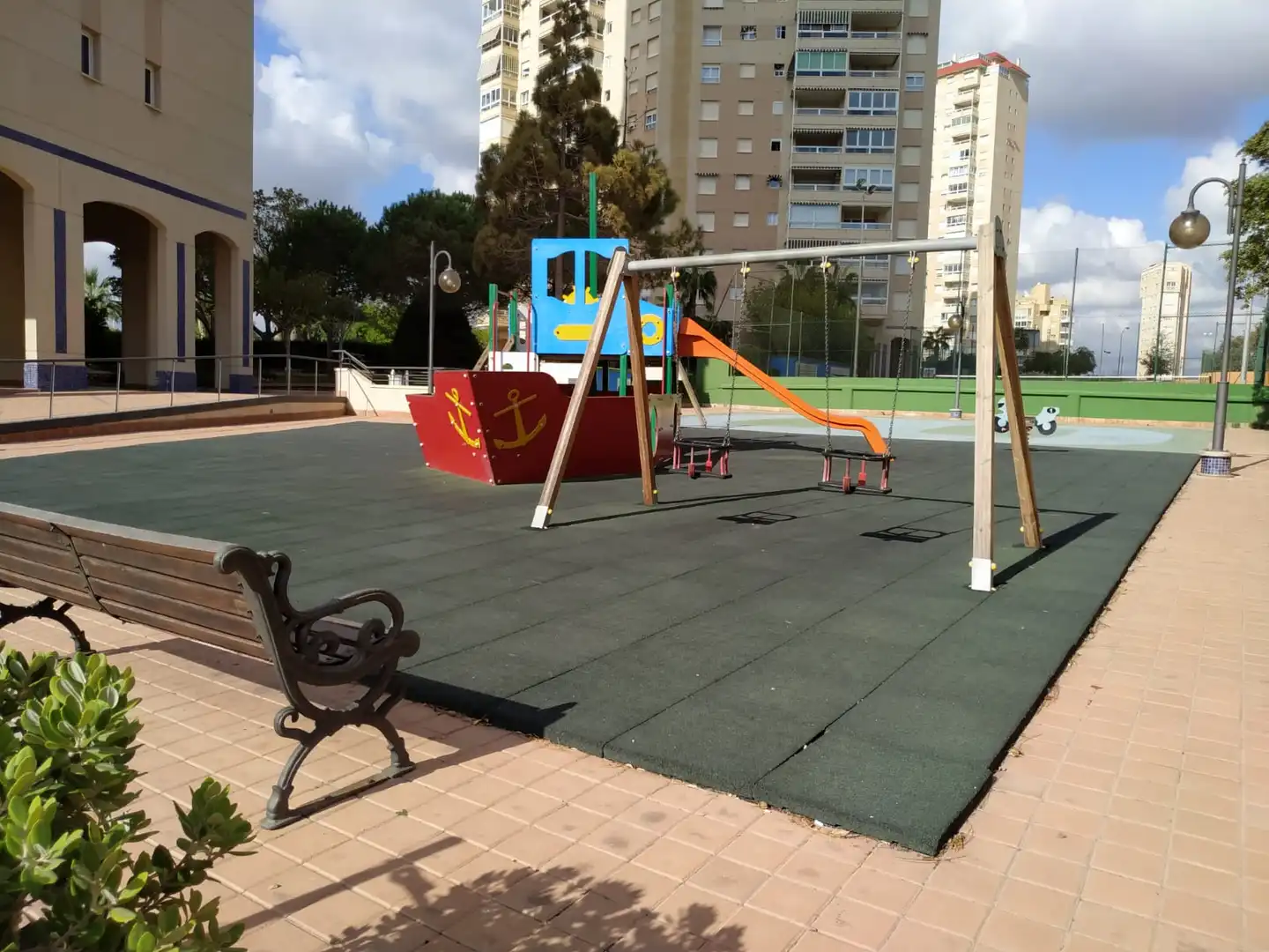 Parkplatz von Wohnungen zum Verkauf in El Campello mit Heizung, Parkett und Terrasse