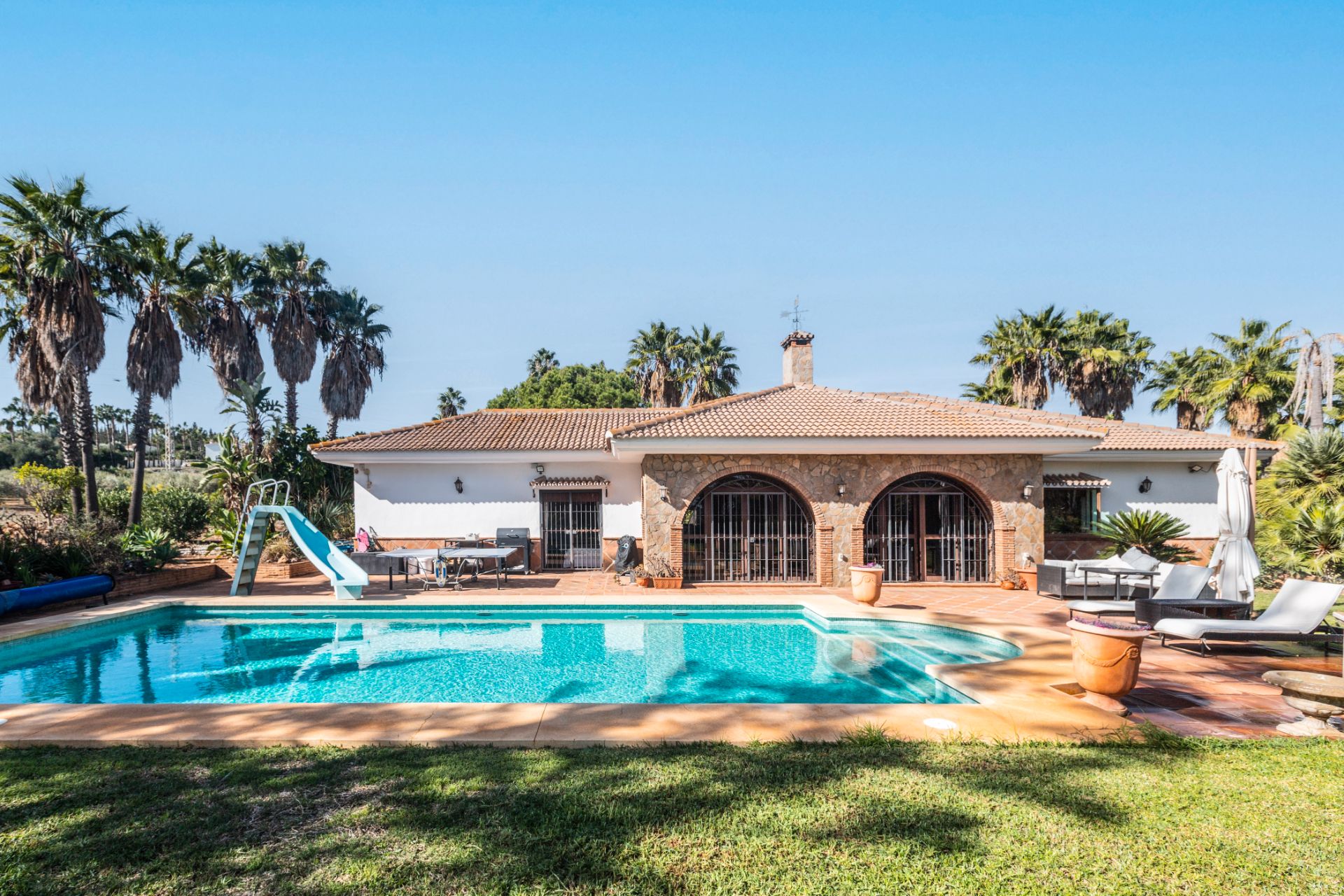 Swimming pool of House or chalet for sale in Alhaurín de la Torre  with Air Conditioner, Heating and Private garden