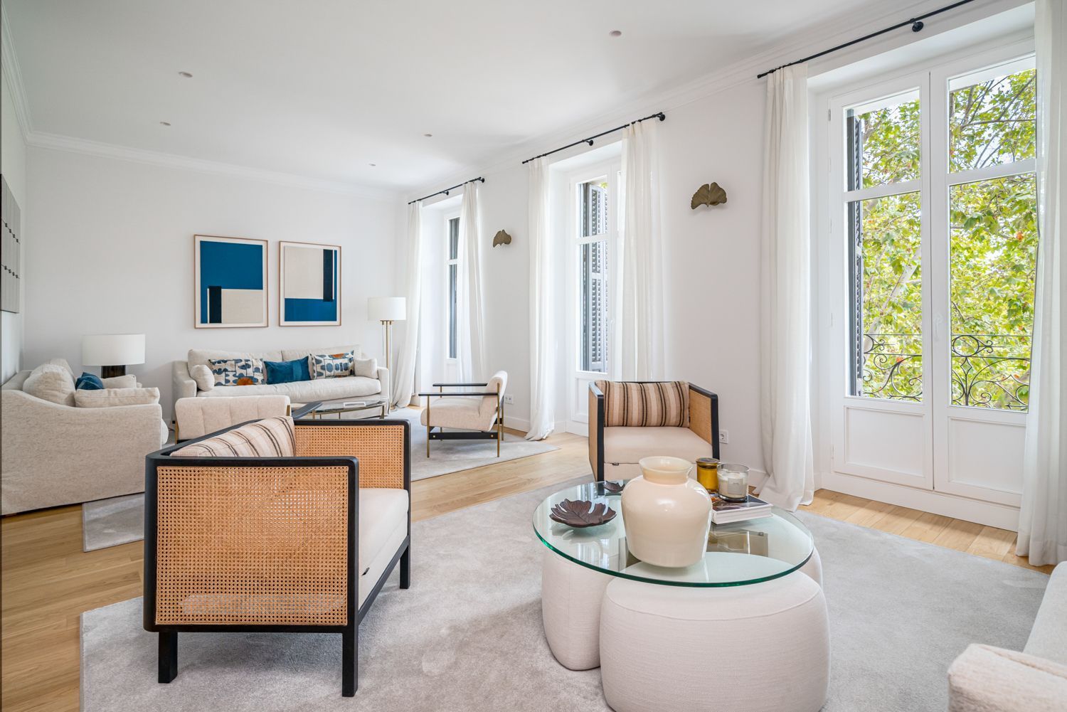 Living room of Flat for sale in  Madrid Capital  with Air Conditioner, Heating and Furnished
