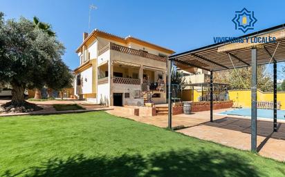 Vista exterior de Casa o xalet en venda en Las Gabias amb Aire condicionat, Terrassa i Piscina