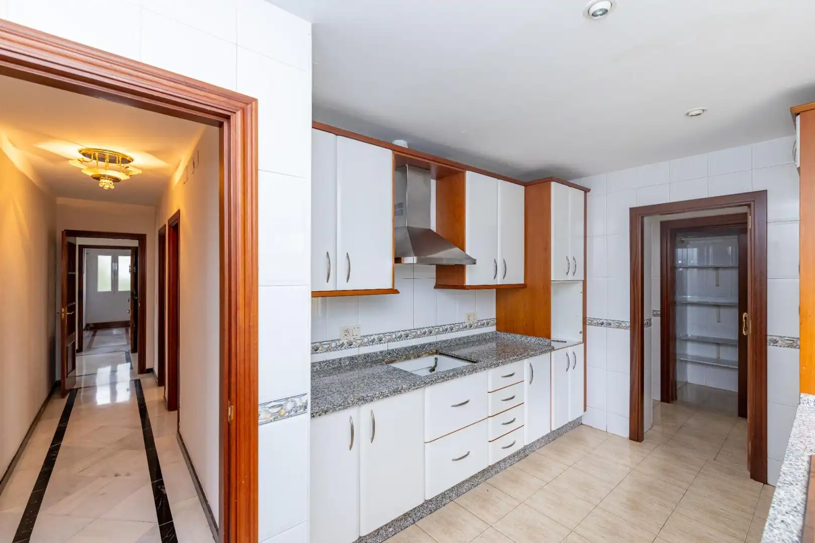 Cocina de Piso de alquiler en Granada con Aire acondicionado, Calefacción y Terraza