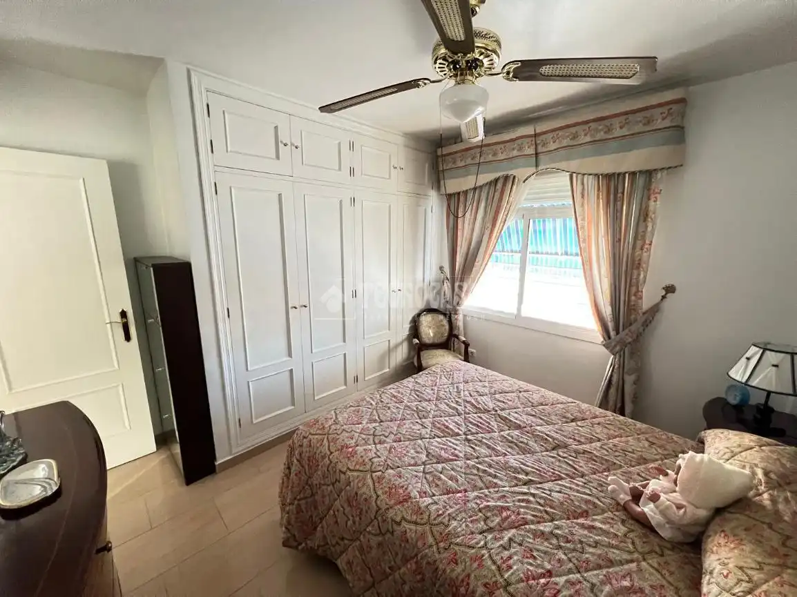 Bedroom of Flat for sale in Dos Hermanas