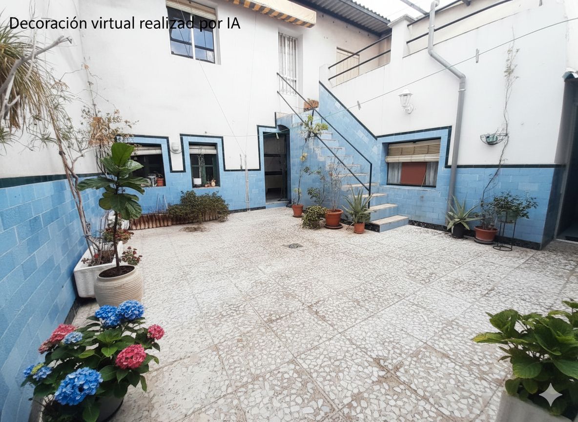 Vista exterior de Casa o xalet en venda en Puertollano amb Aire condicionat, Terrassa i Traster