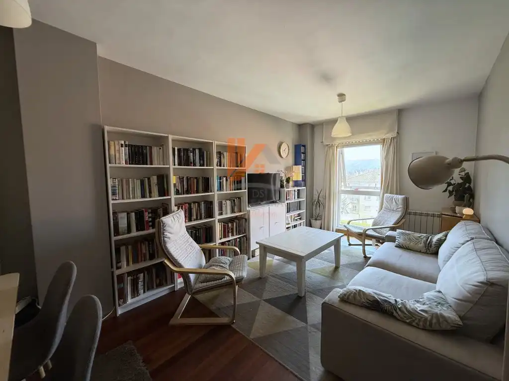 Wohnzimmer von Maisonette zum Verkauf in Ames mit Möbliert
