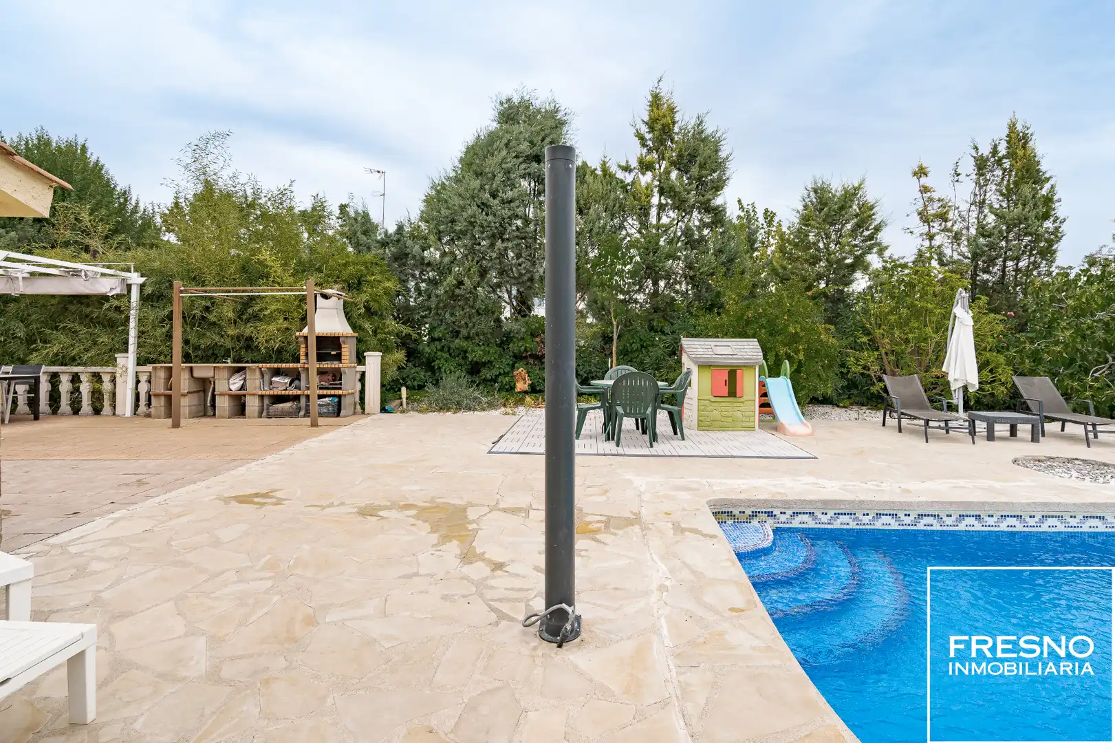 Piscina de Casa o xalet en venda en Paracuellos de Jarama amb Aire condicionat, Calefacció i Jardí privat