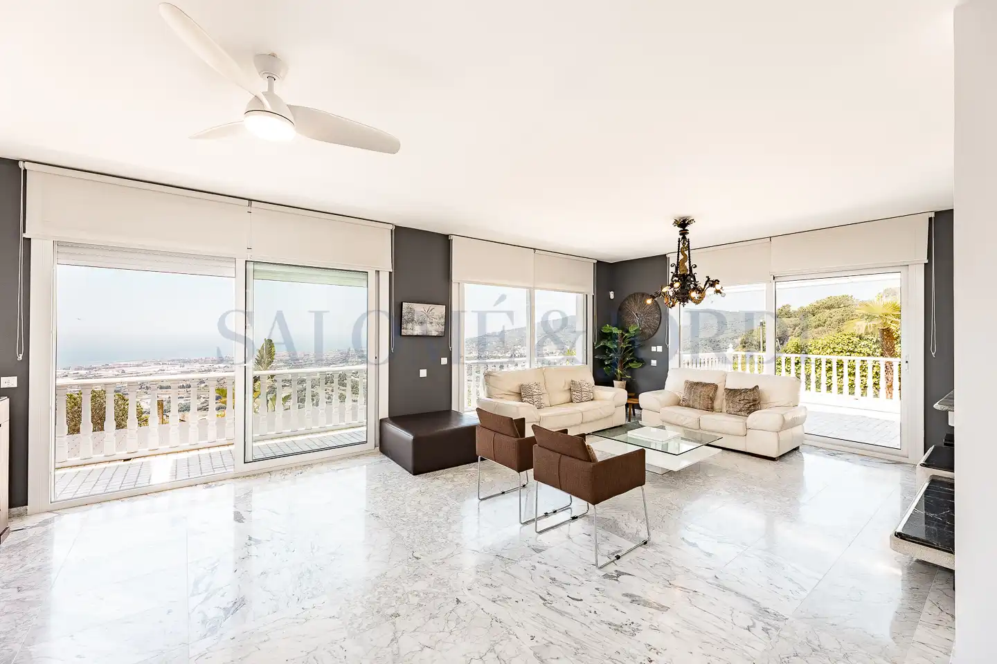 Sala de estar de Casa o chalet en venta en Cabrils con Aire acondicionado, Calefacción y Jardín privado