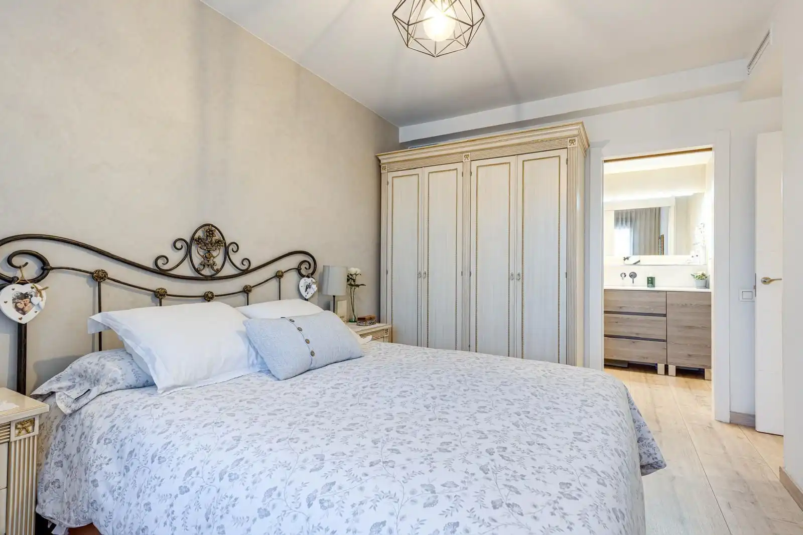 Bedroom of Flat for sale in Sant Joan Despí  with Air Conditioner, Heating and Private garden