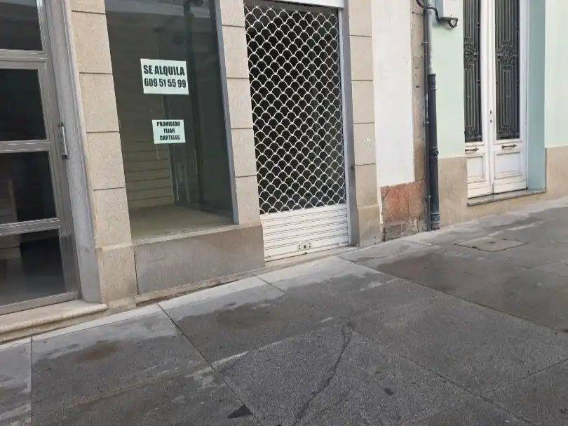 Local de lloguer en Centro - Recinto Amurallado