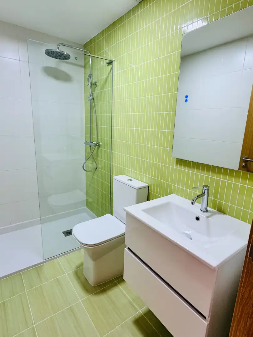 Badezimmer von Wohnungen zum Verkauf in Ribeira mit Klimaanlage, Heizung und Privatgarten