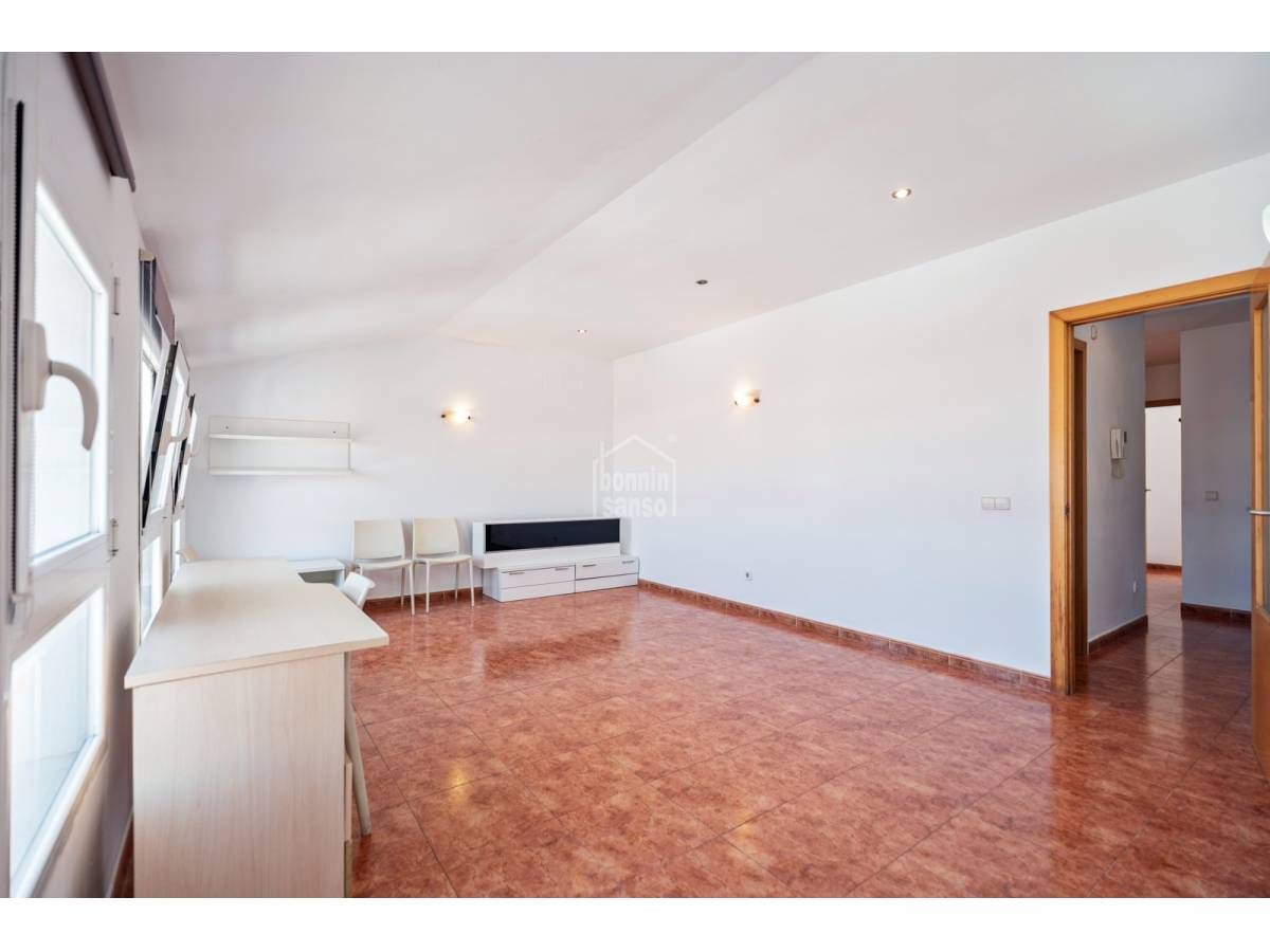 Sala d'estar de Apartament en venda en Es Castell amb Terrassa