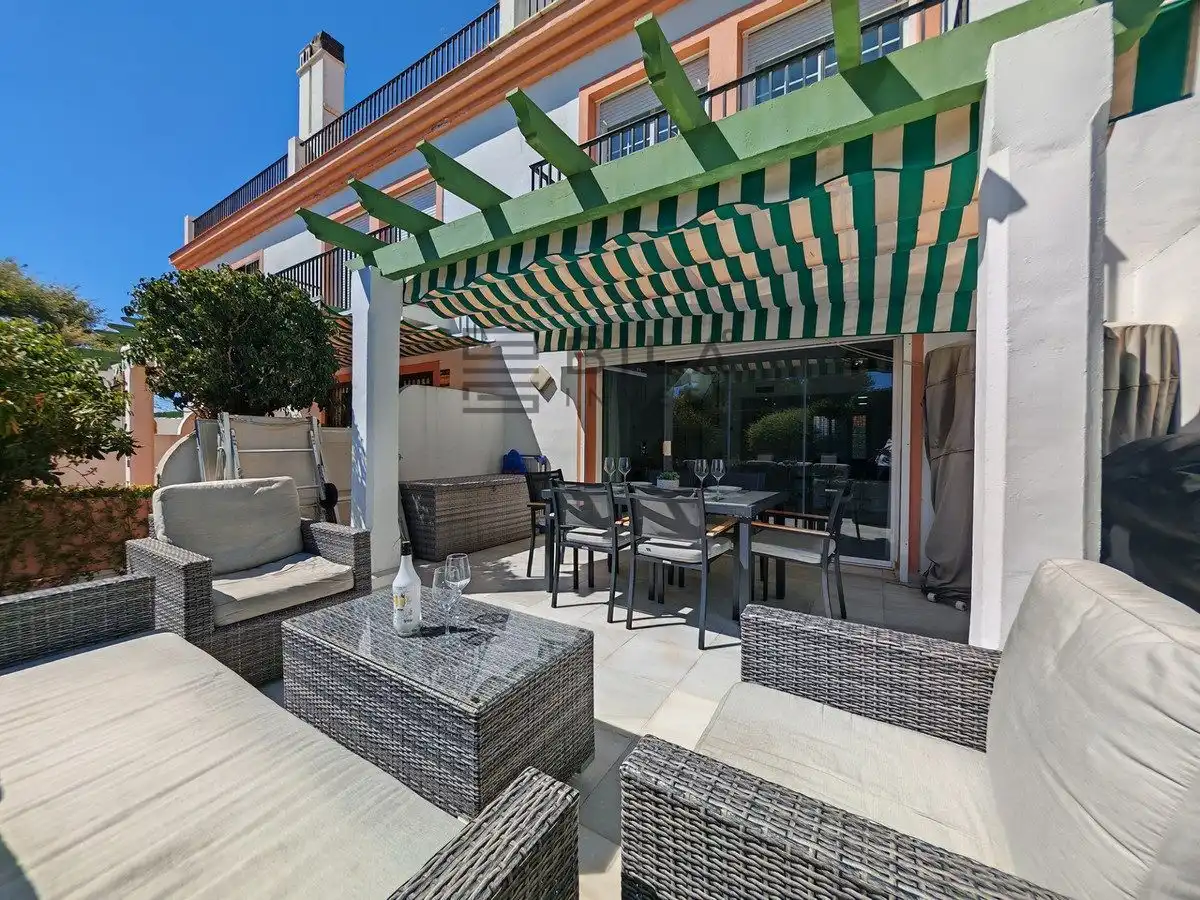 Reihenhaus mit Pool zum Verkauf in Urb. Las Lomas de Cabopino, imagen 13