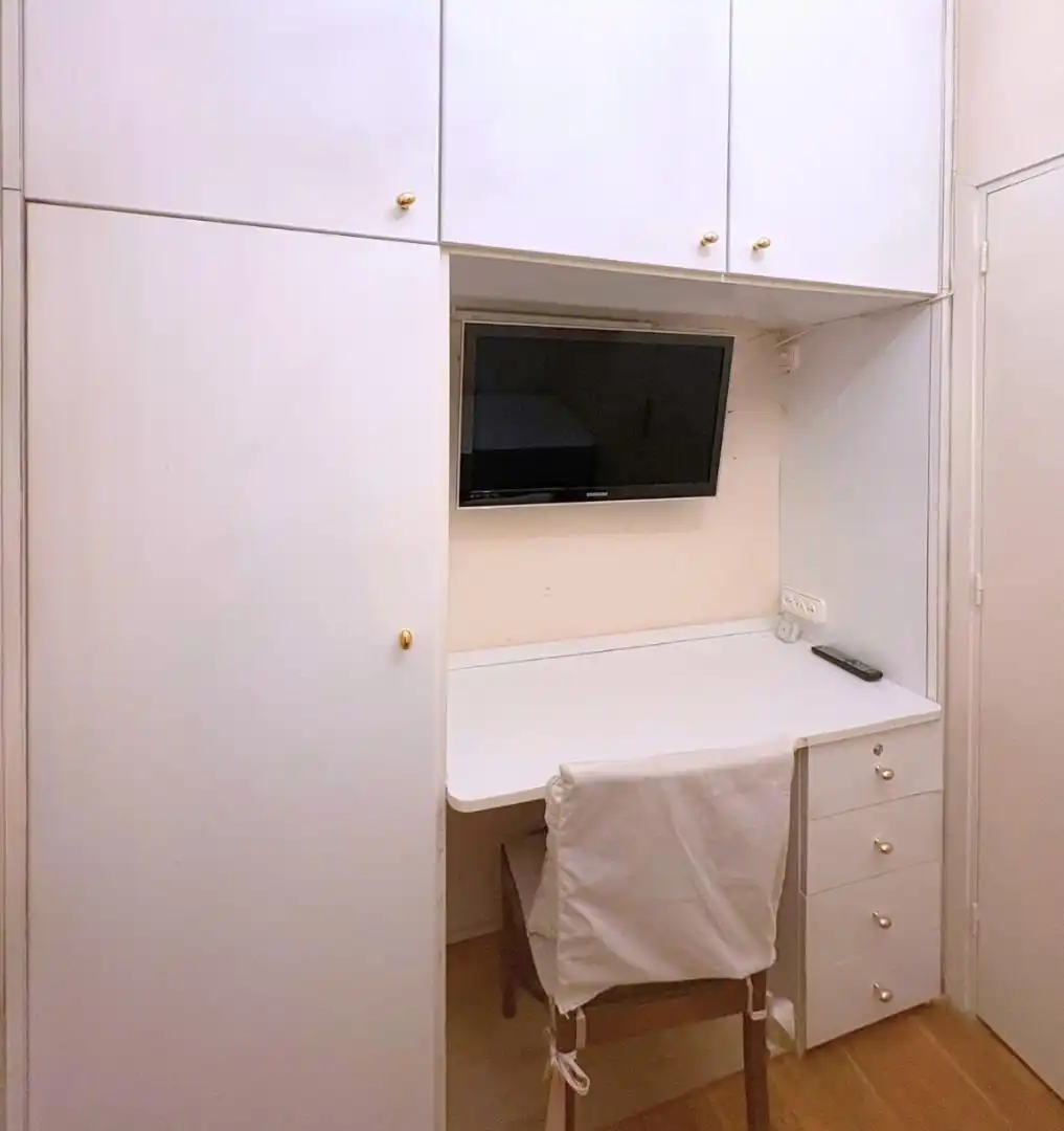 Dormitori de Pis de lloguer en Barcelona amb Aire condicionat, Calefacció i Terrassa