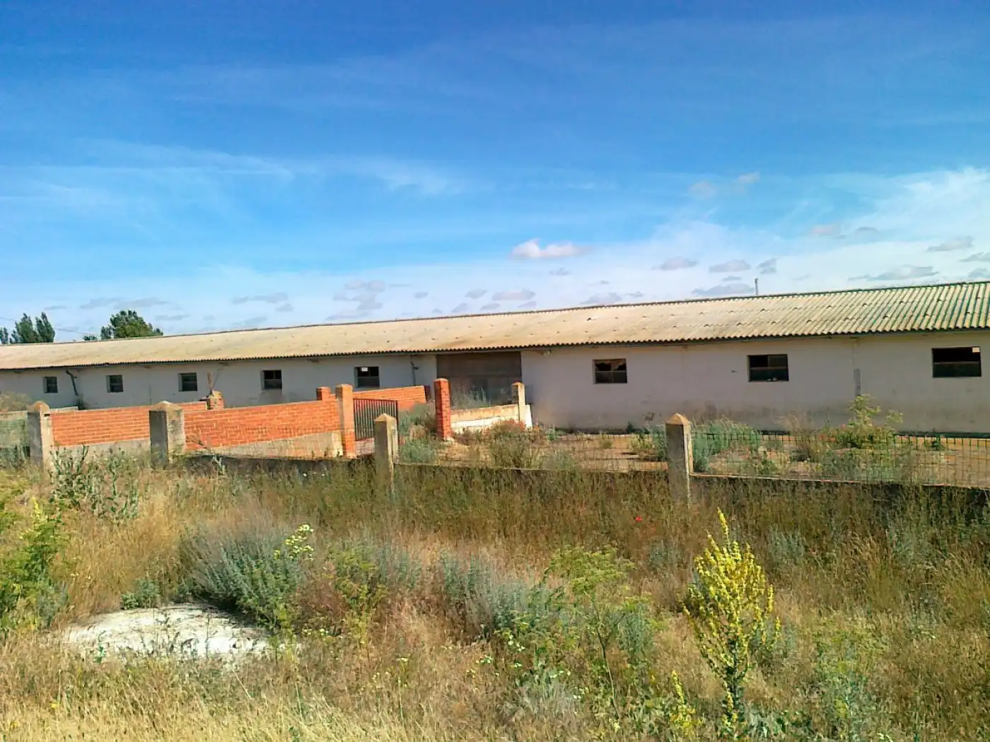 Vista exterior de Nave industrial en venta en Astudillo