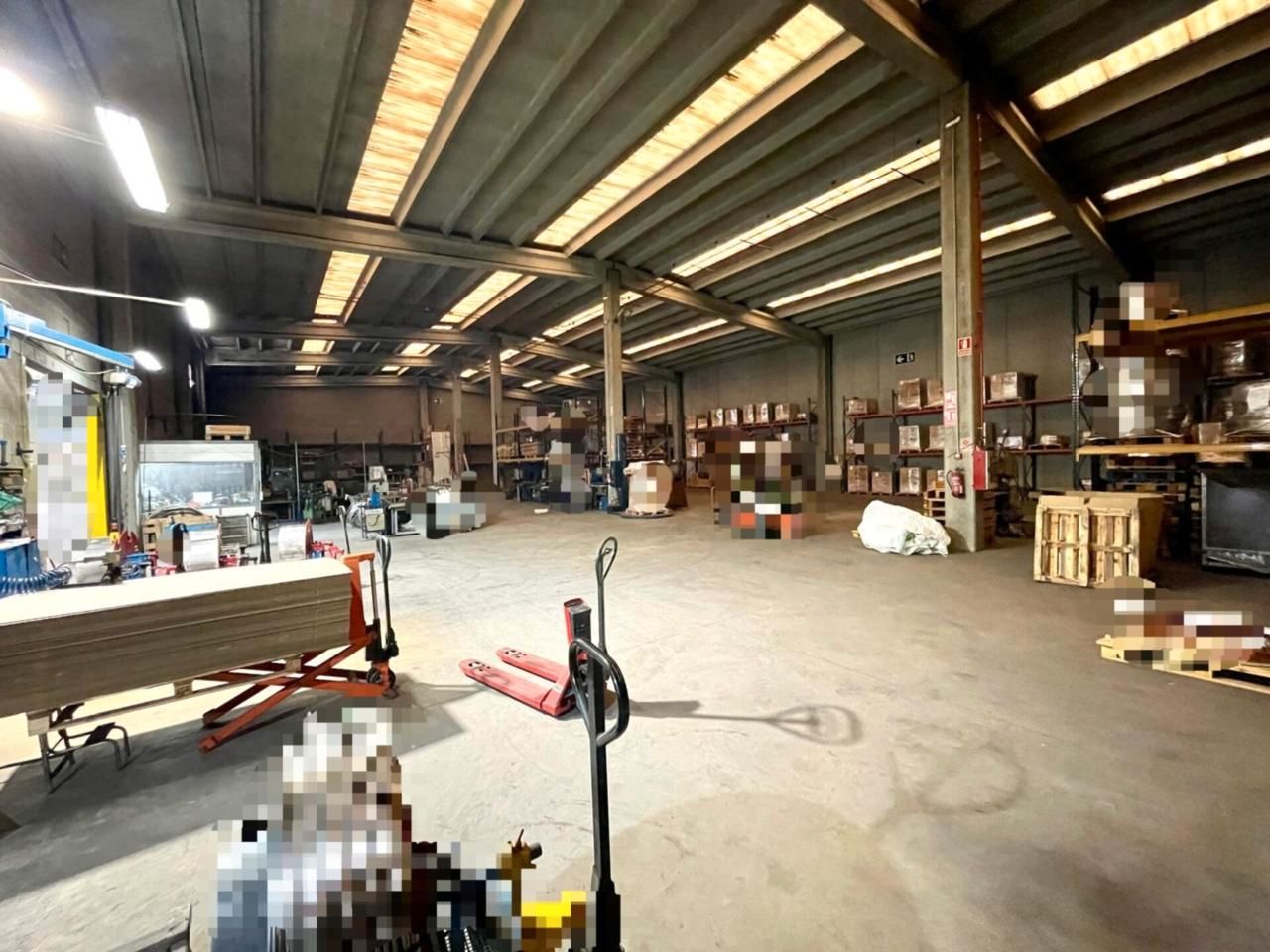 Nau industrial en venda en Esparreguera