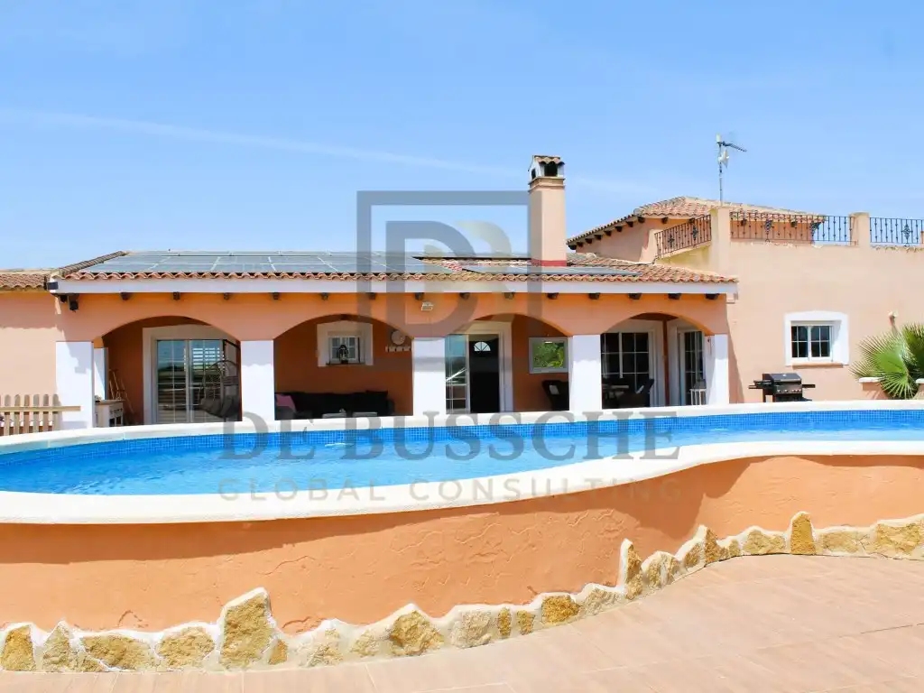 Piscina de Casa o xalet en venda en Dolores