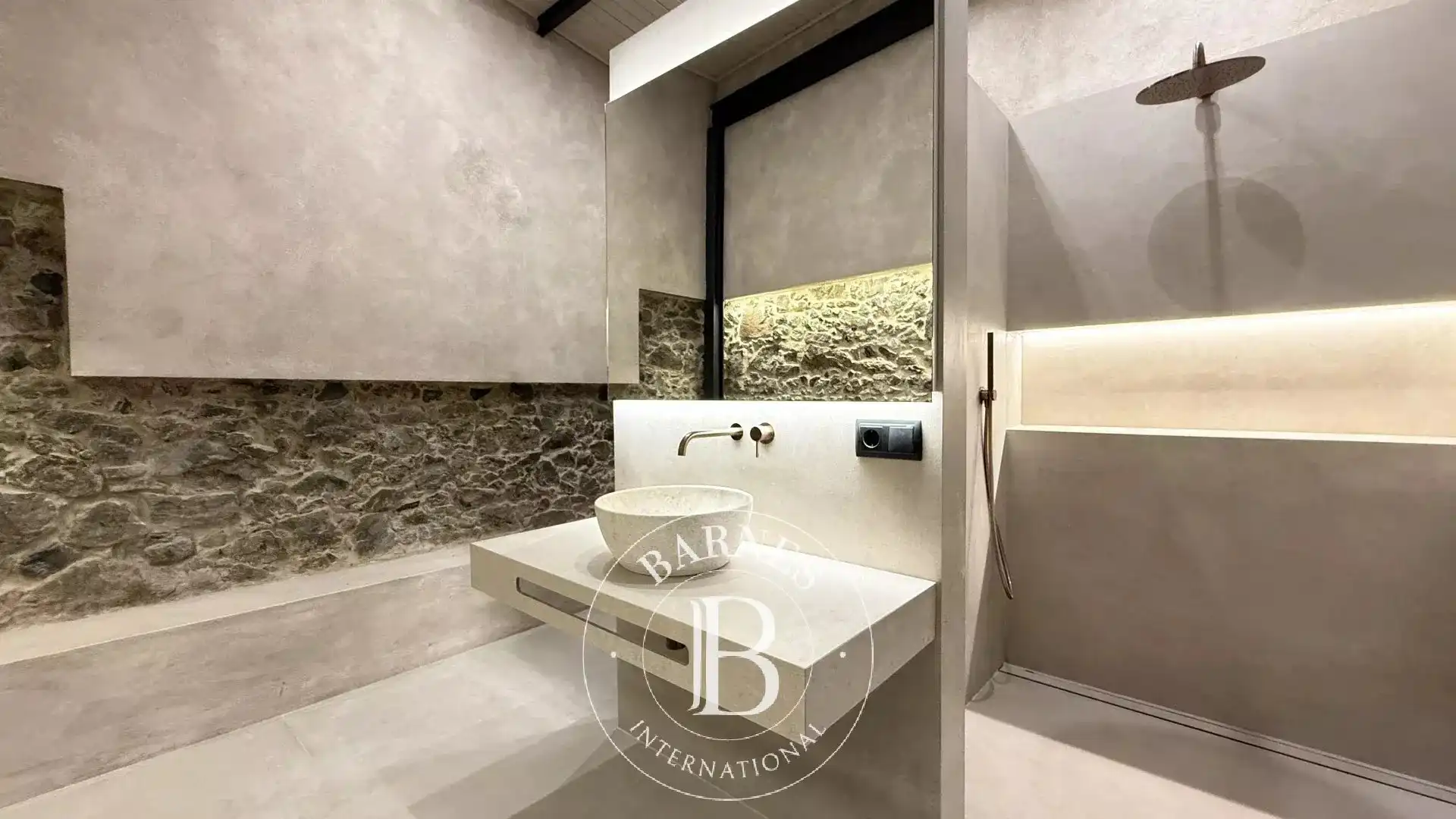 Bany de Casa o xalet en venda en Santa Susanna amb Aire condicionat, Calefacció i Jardí privat