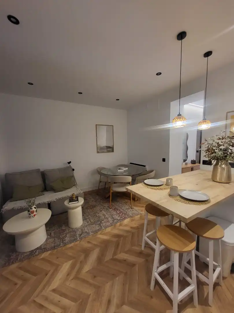 Comedor de Dúplex en venta en Madrid con Parquet, Amueblado y Horno