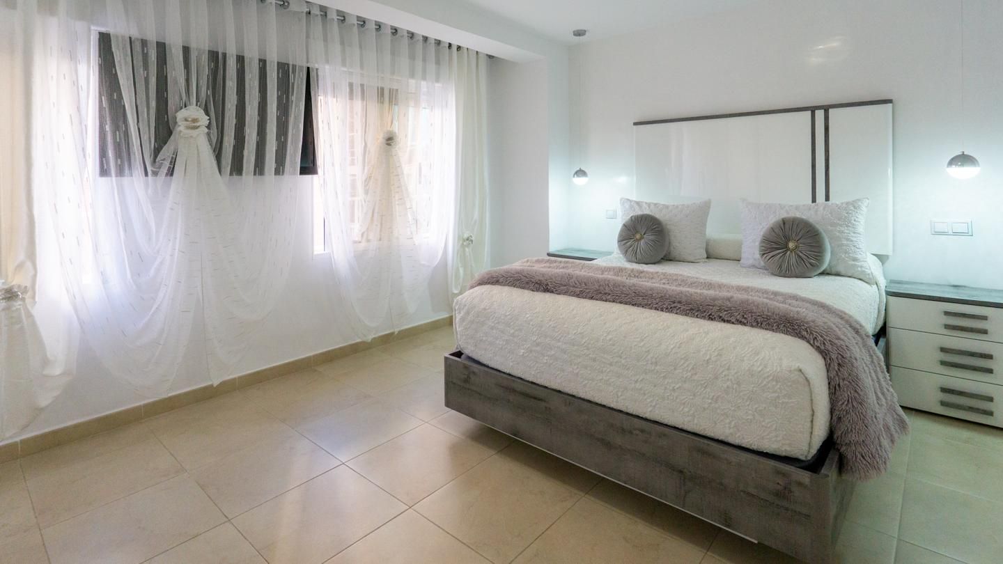 Habitación de Piso en venta en Santa Pola con Aire acondicionado