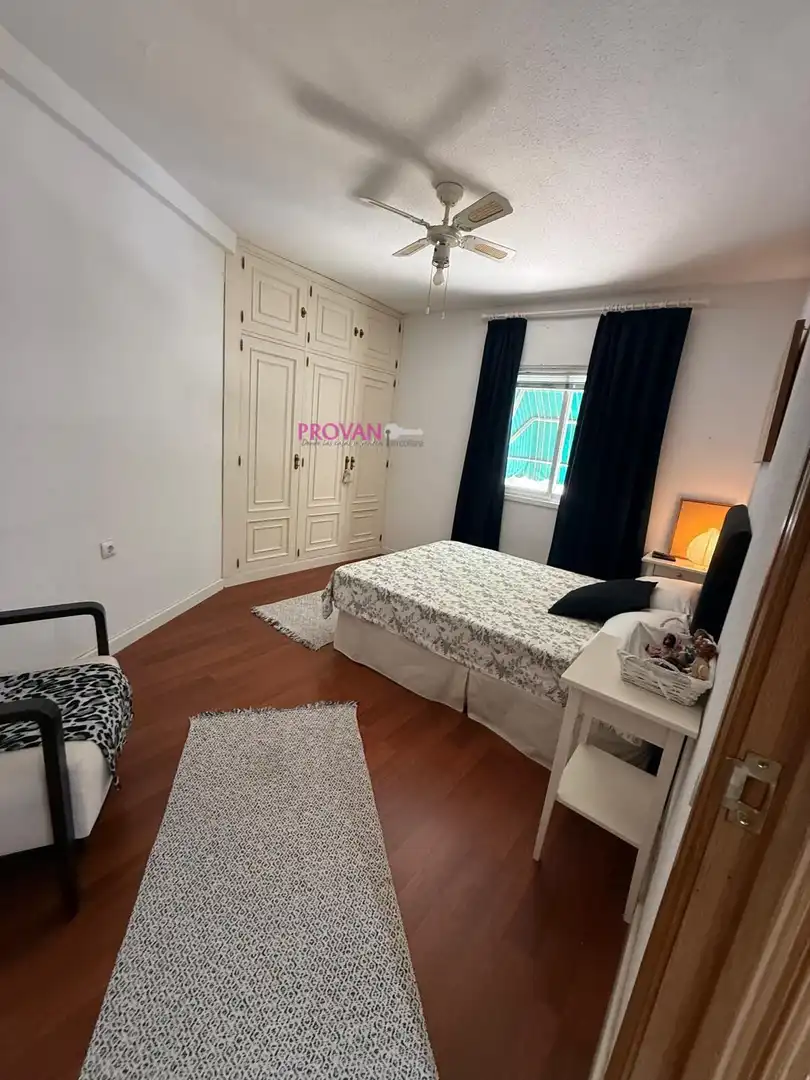 Schlafzimmer von Wohnung zum Verkauf in Madrid mit Klimaanlage, Terrasse und Möbliert