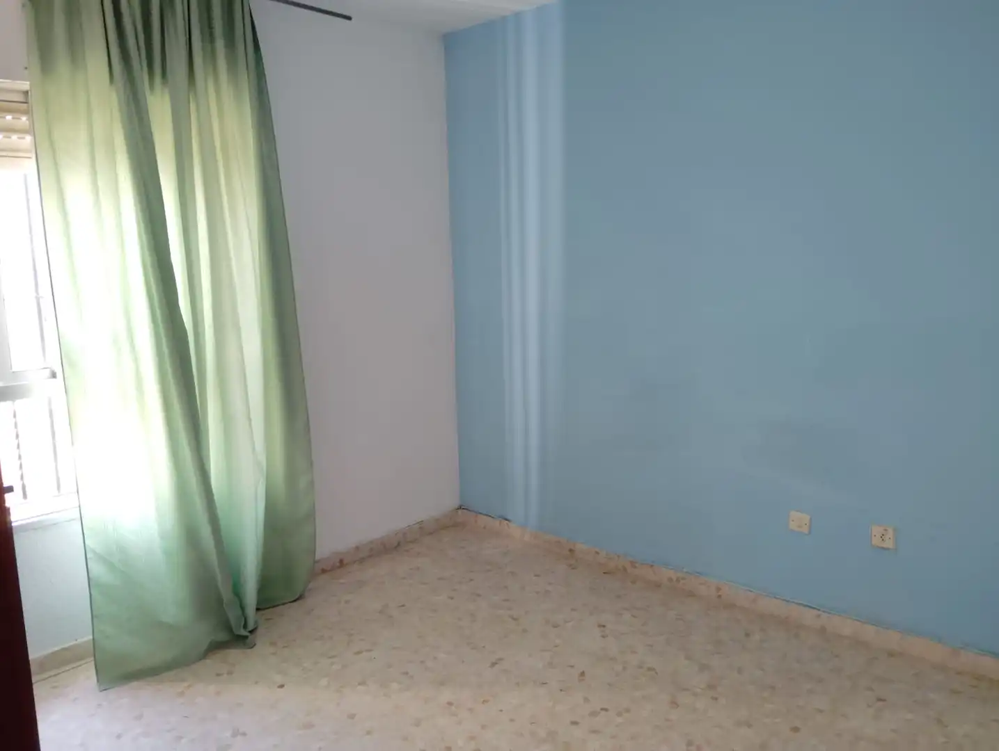 Dormitori de Casa o xalet en venda en Brenes amb Aire condicionat, Jardí privat i Forn