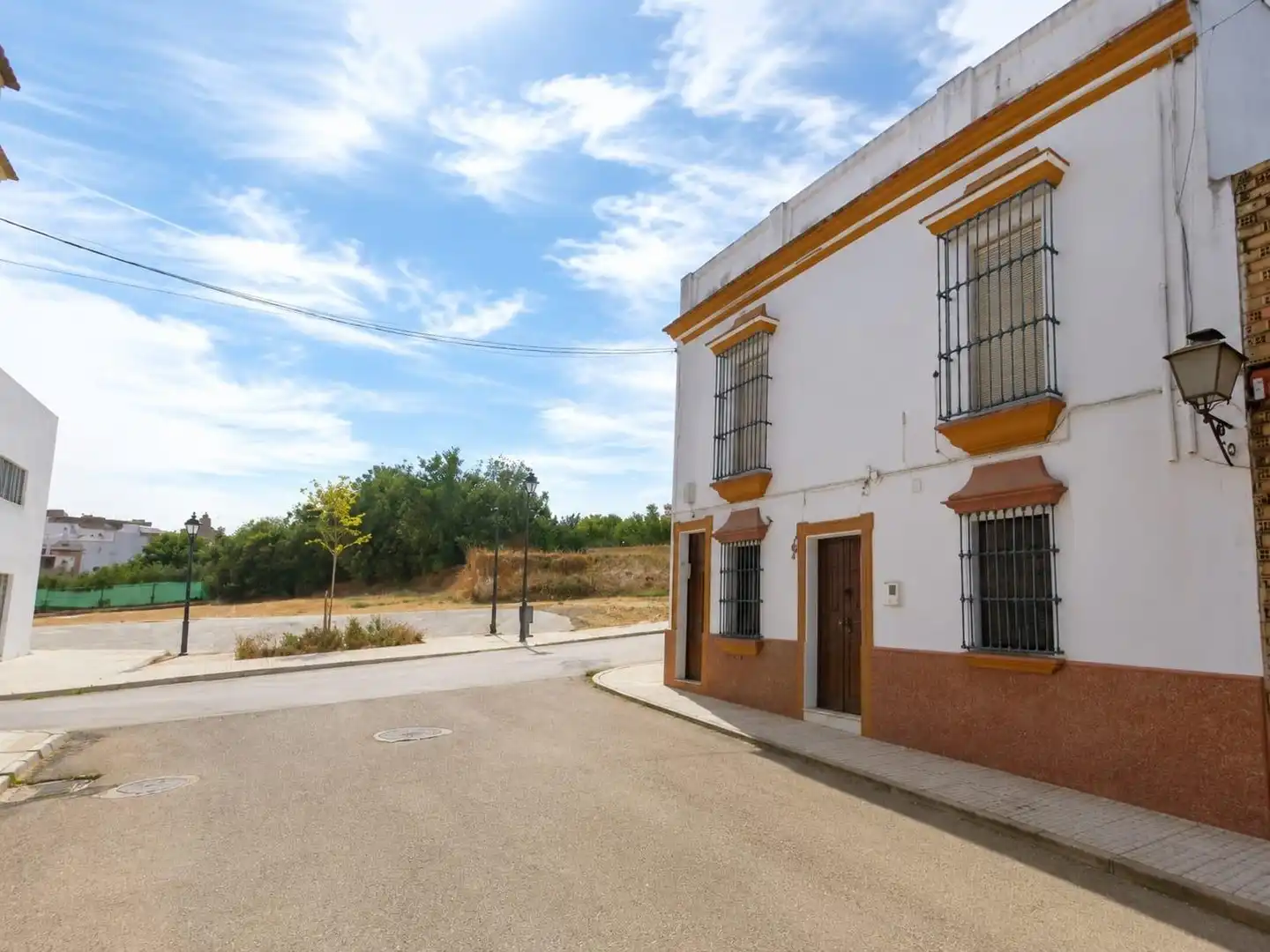 Vista exterior de Planta baja en venta en Carmona con Aire acondicionado, Calefacción y Trastero
