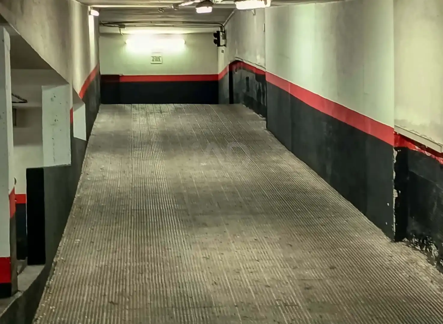 Garage for sale in Madrid