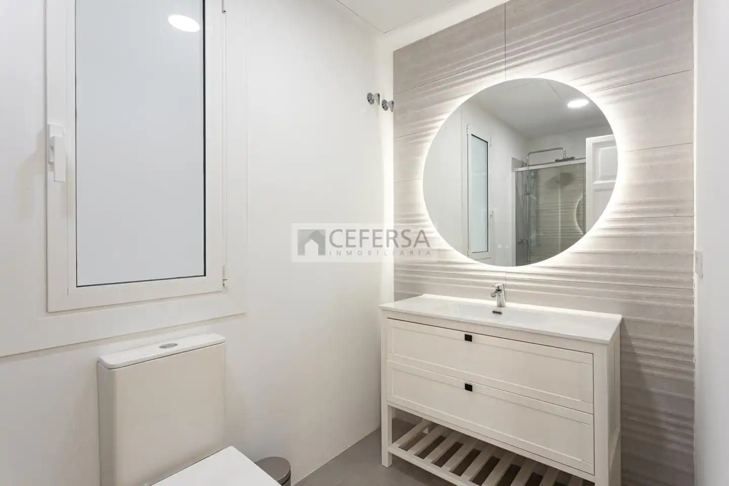 Bathroom of Flat for sale in Barcelona  with Air Conditioner, Heating and Parquet flooring