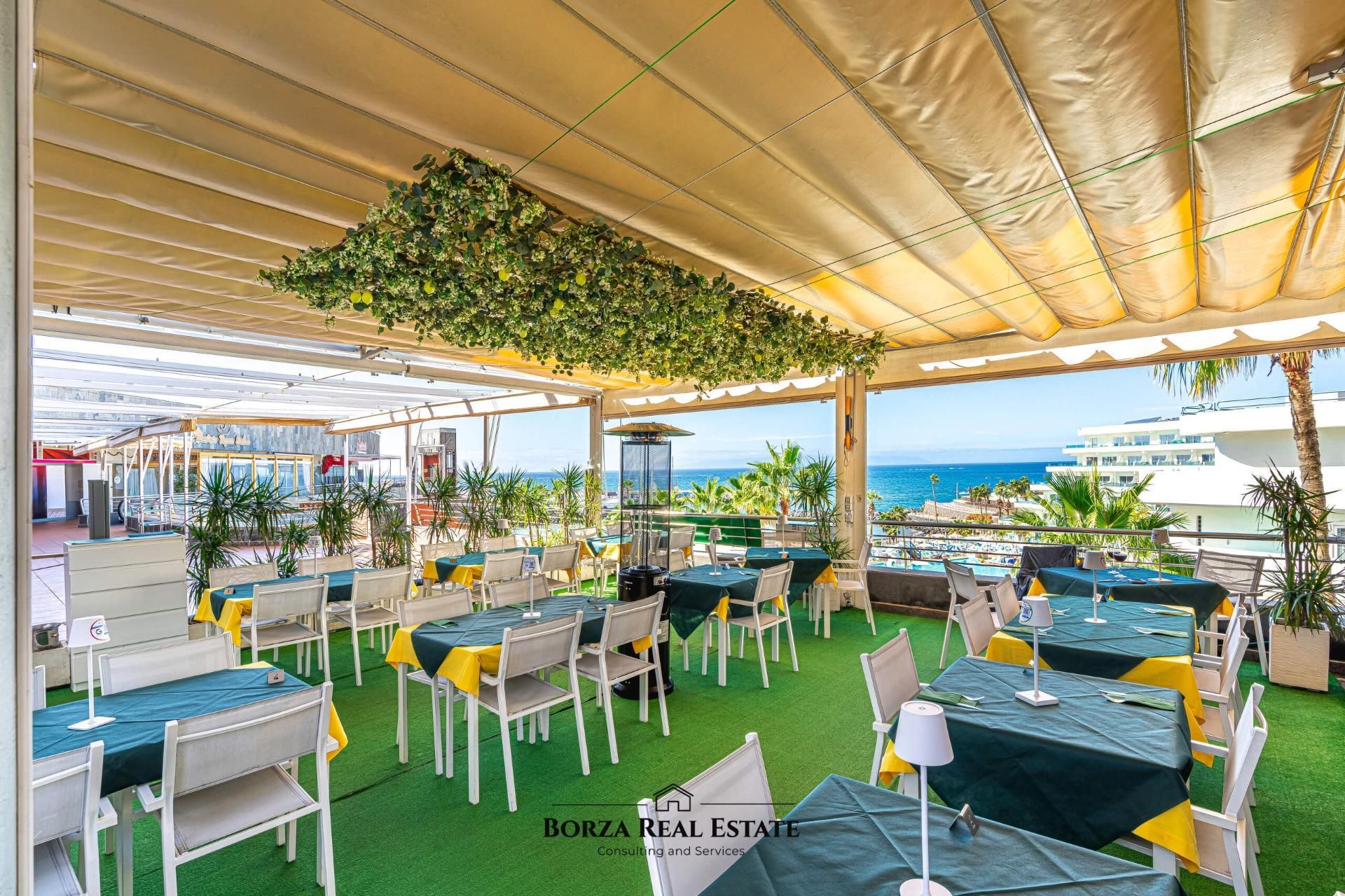 Local de alquiler en Adeje con Terraza y Amueblado