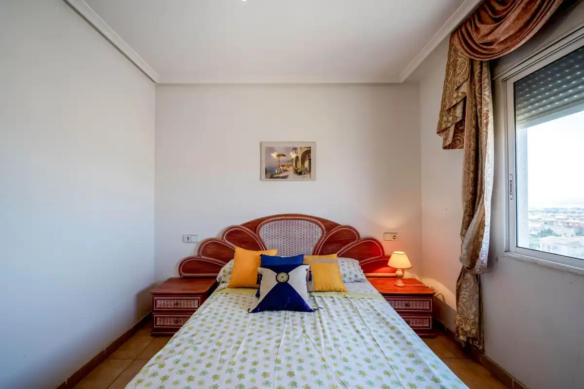 Habitación de Ático en venta en Torrevieja con Calefacción y Piscina