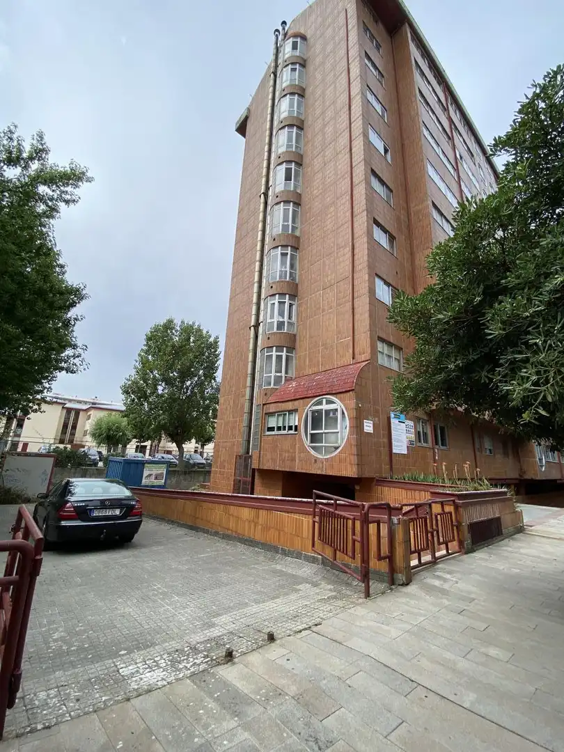 Vista exterior de Piso en venta en A Coruña Capital  con Calefacción y Trastero