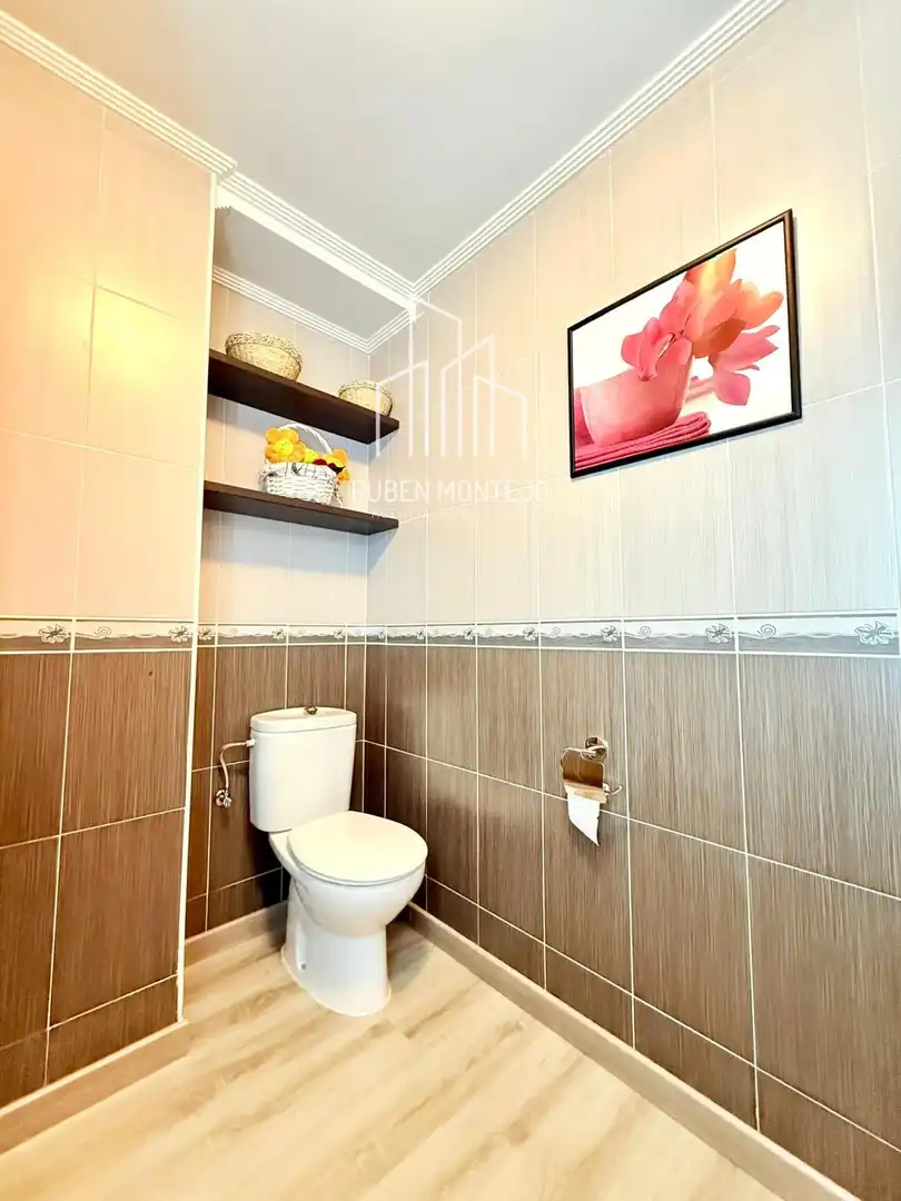 Baño de Casa adosada en venta en Galindo y Perahuy con Calefacción, Jardín privado y Terraza
