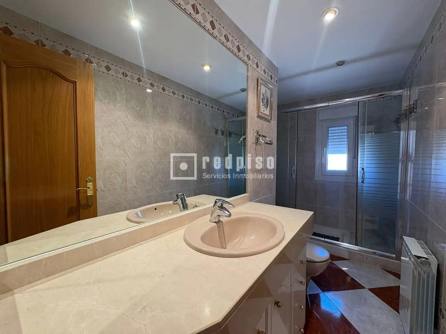 Bathroom of Houses for sale in Tres Cantos  with Air Conditioner, Heating and Parquet flooring