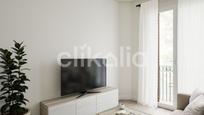 Living room of Flat for sale in  Madrid Capital  with Heating, Terrace and Balcony