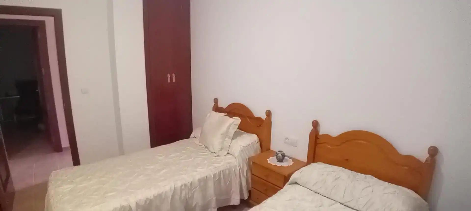 Dormitori de Finca rústica en venda en Alcuéscar amb Piscina