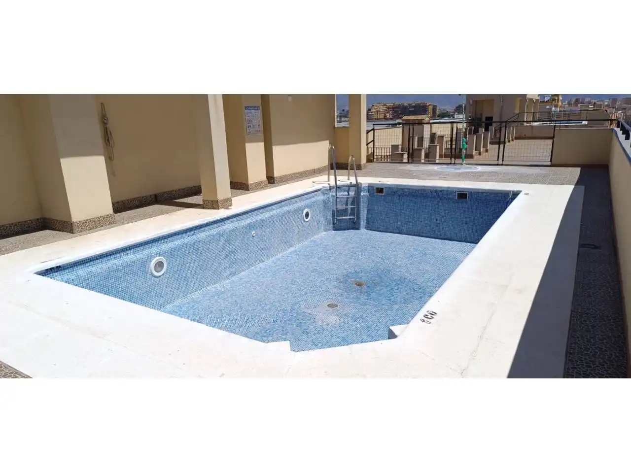 Piscina de Piso en venta en Roquetas de Mar con Aire acondicionado, Trastero y Amueblado