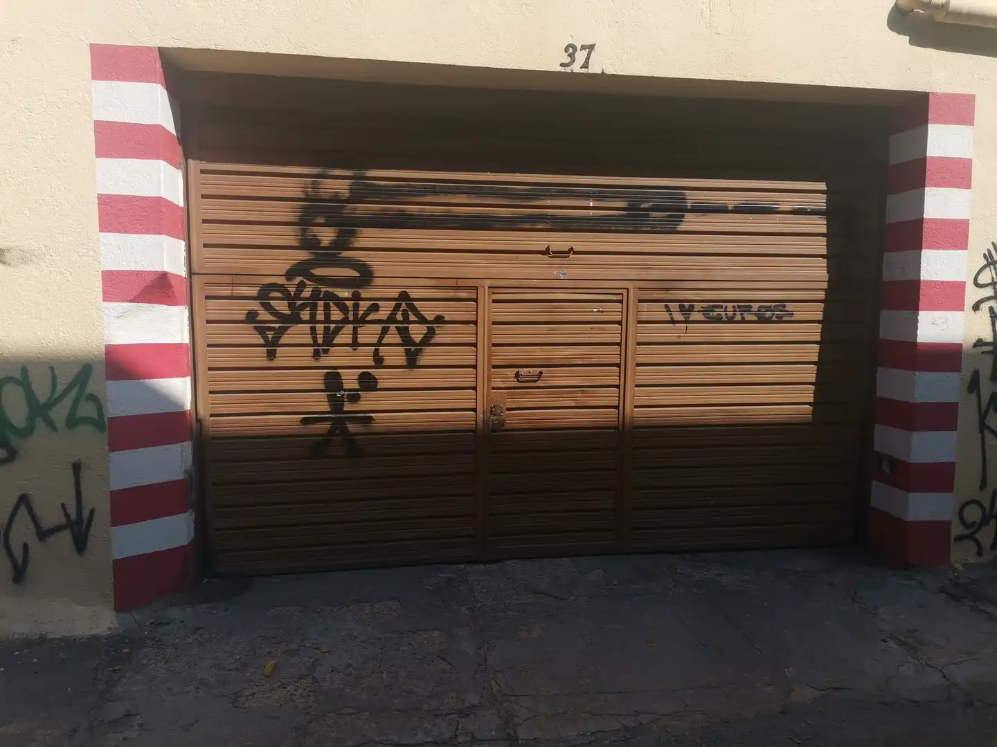 Vista exterior de Garaje en venta en Cerdanyola del Vallès