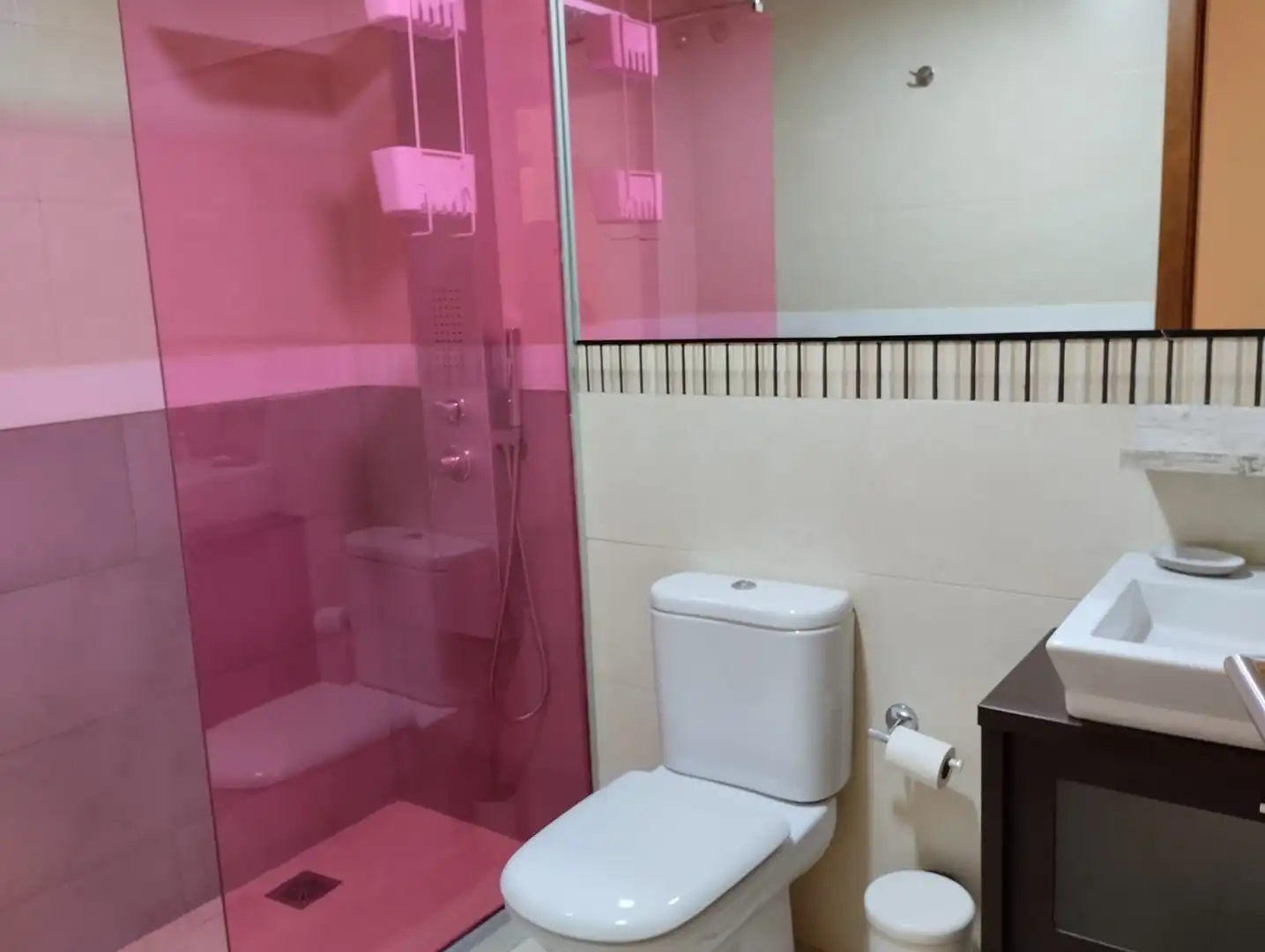 Baño de Piso en venta en Málaga con Aire acondicionado, Jardín privado y Amueblado