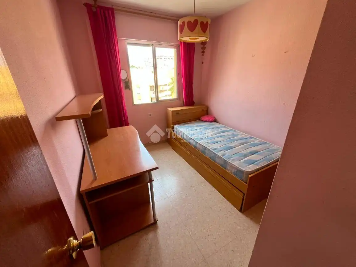 Dormitori de Pis en venda en Marbella amb Terrassa i Balcó