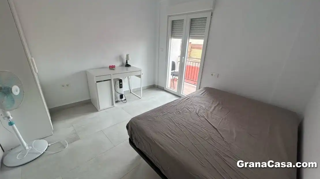 Schlafzimmer von Dachboden zur Miete in Granada mit Klimaanlage, Heizung und Möbliert
