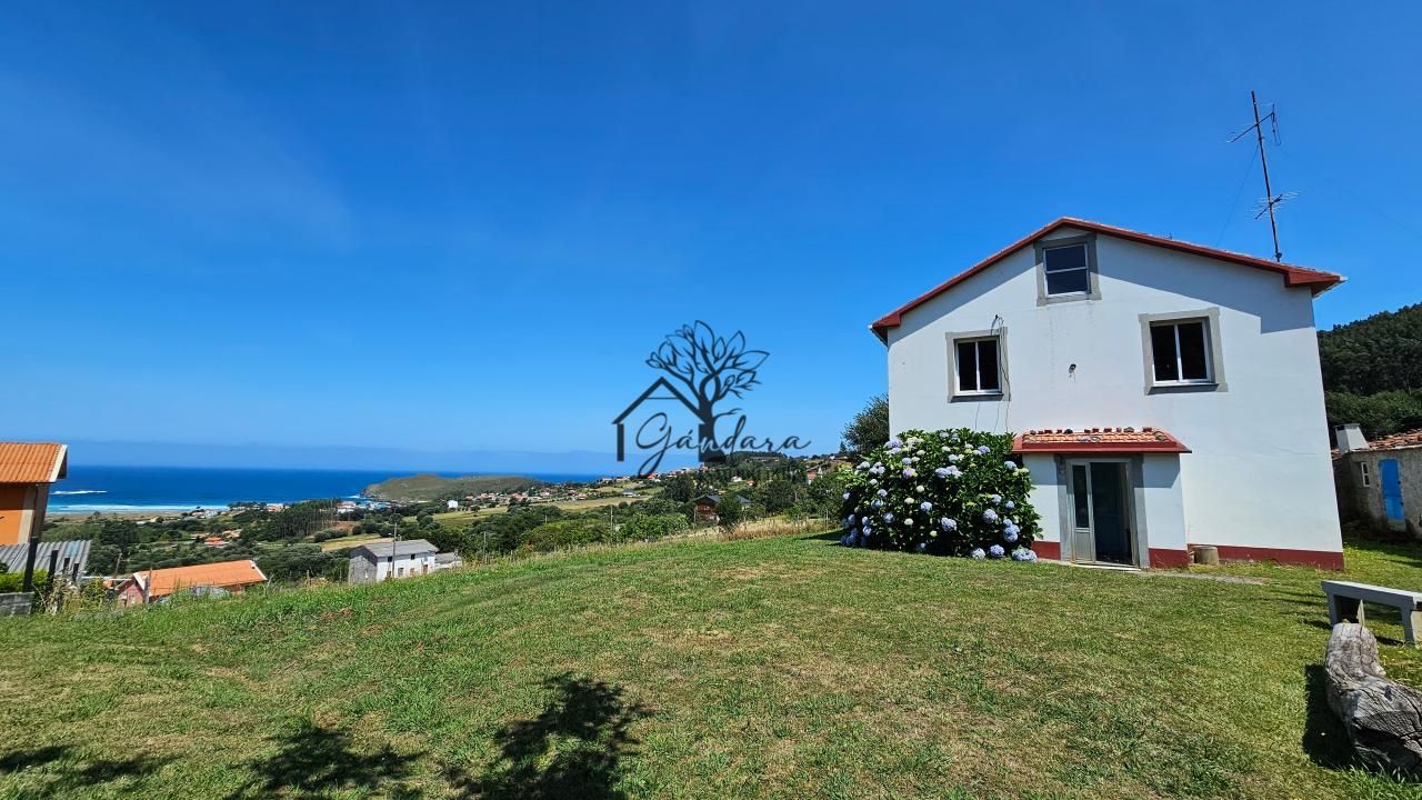 Casa o xalet en venda en Valdoviño amb Calefacció, Jardí privat i Traster