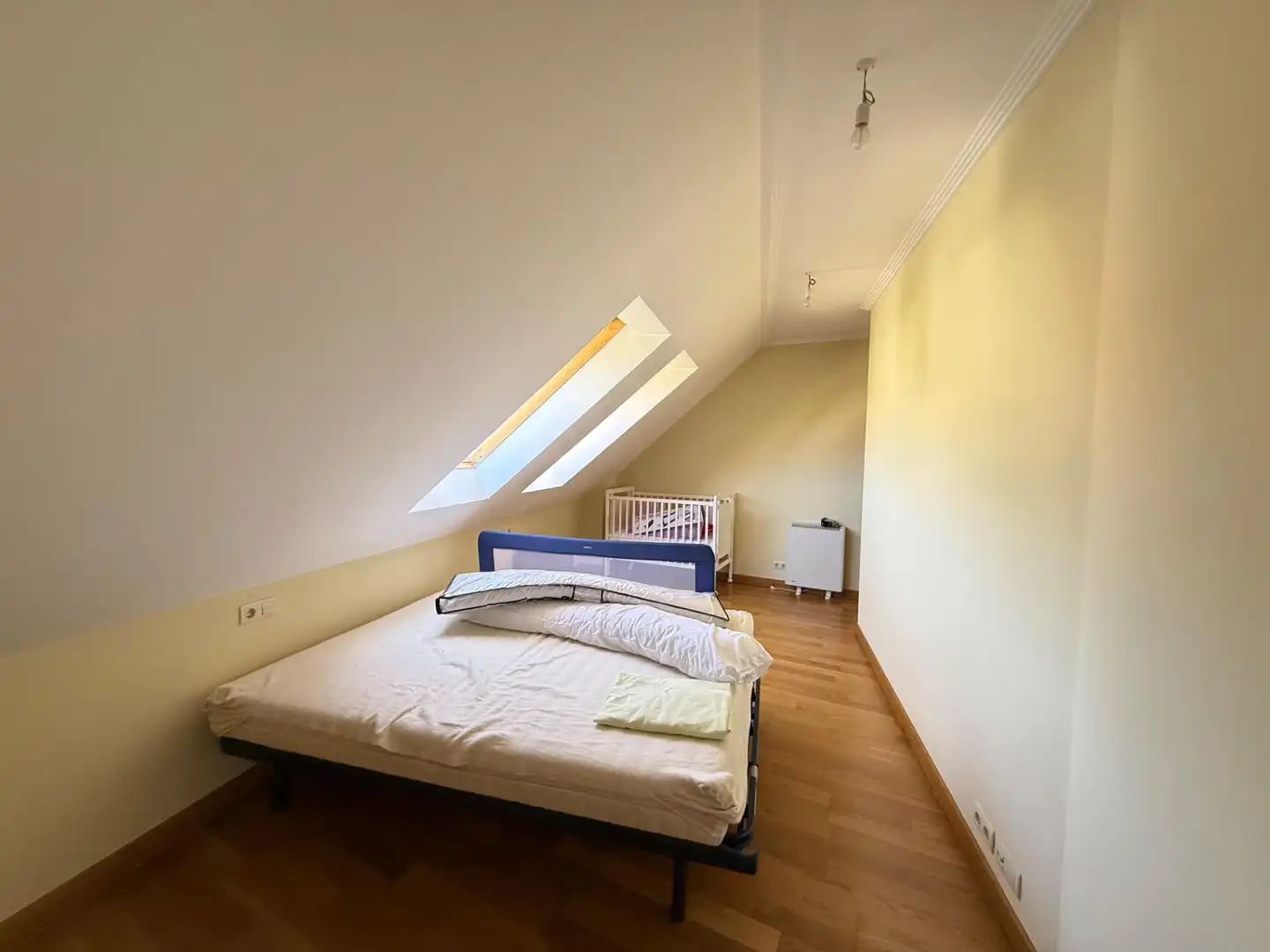 Schlafzimmer von Wohnungen zum Verkauf in O Grove   mit Heizung, Terrasse und Abstellraum