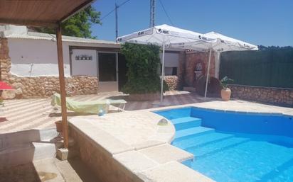 Piscina de Casa o xalet en venda en La Roda amb Jardí privat, Terrassa i Traster