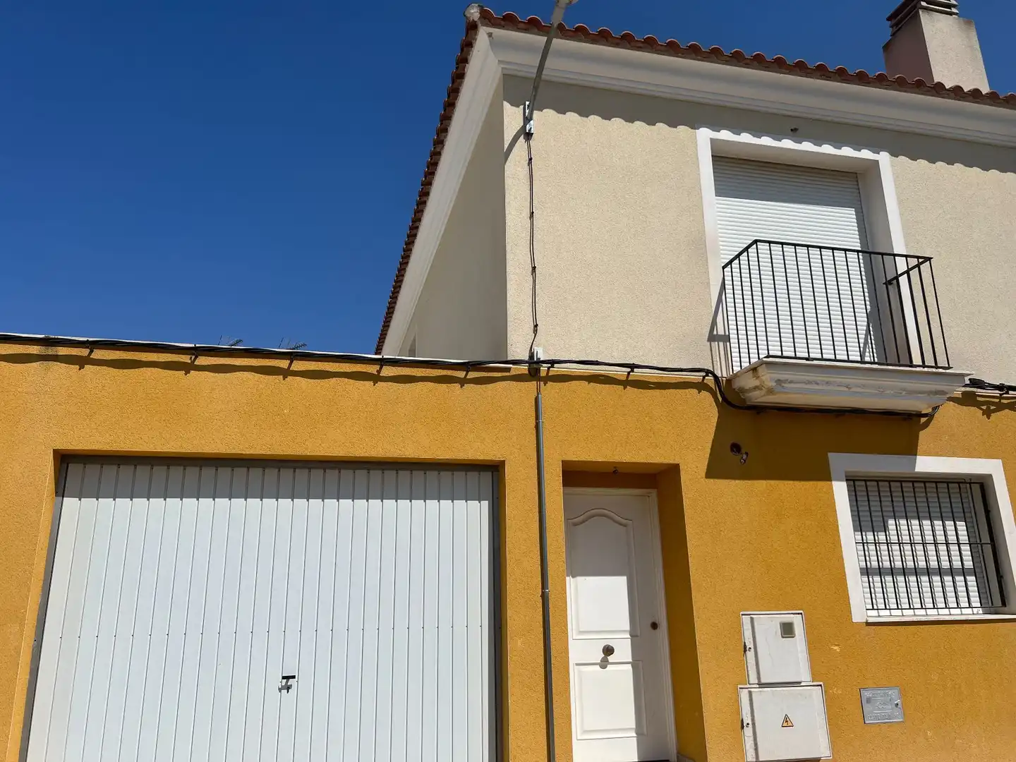 Vista exterior de Casa o xalet en venda en Villena amb Calefacció i Traster