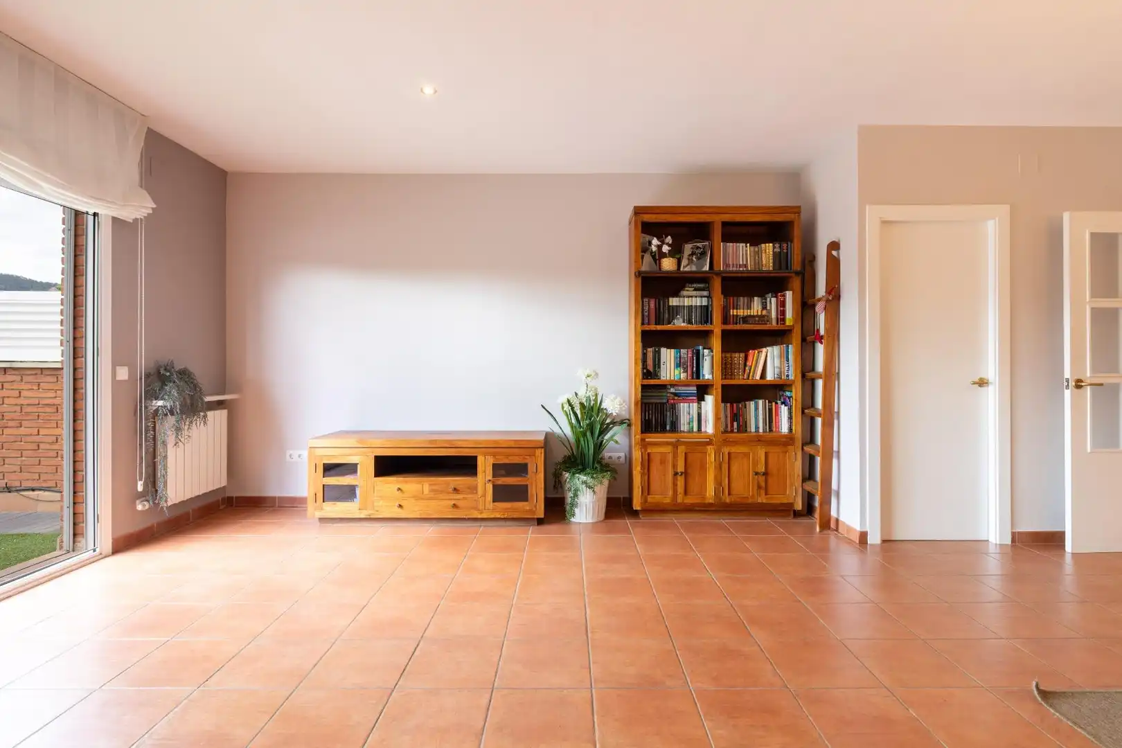 Wohnzimmer von Haus oder Chalet zum Verkauf in Viladecavalls mit Klimaanlage, Heizung und Privatgarten