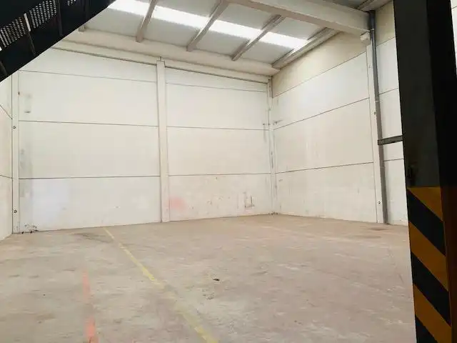 Nau industrial en venda en Santa Oliva