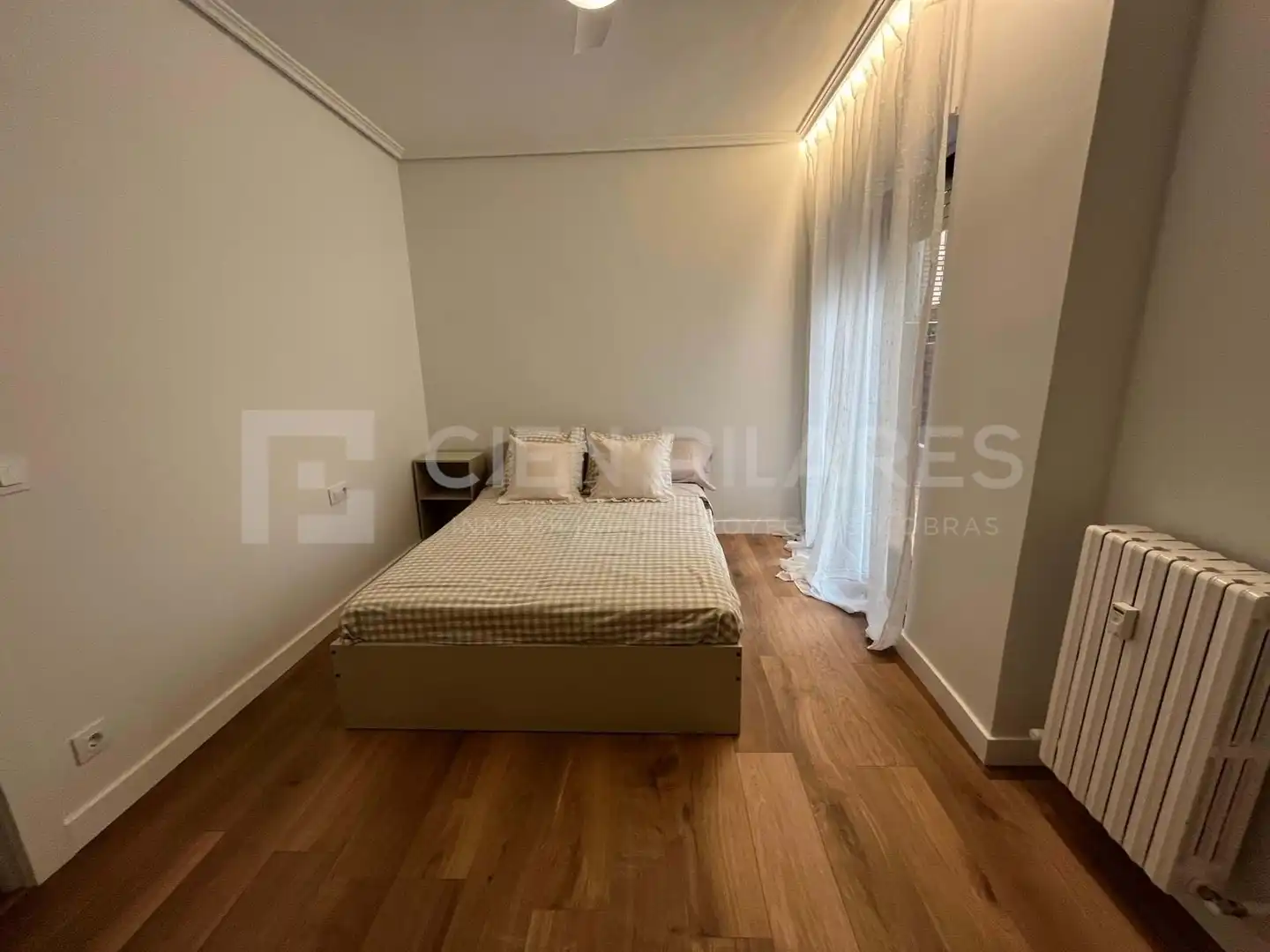 Room in C/ SAN ANTON, Gran Via