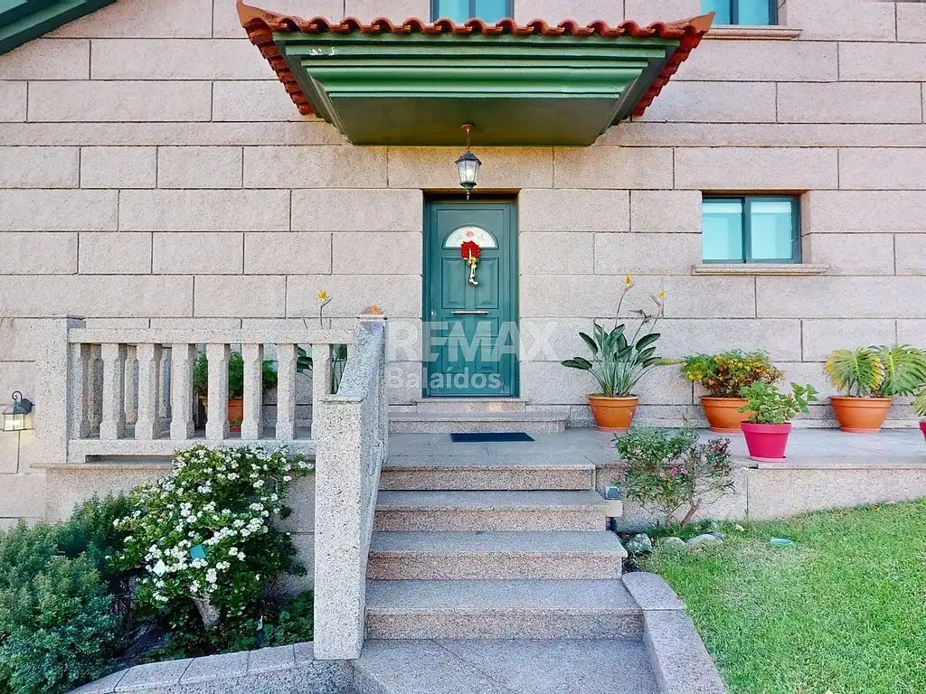 Exterior view of Houses for sale in Vigo   with Heating, Private garden and Parquet flooring