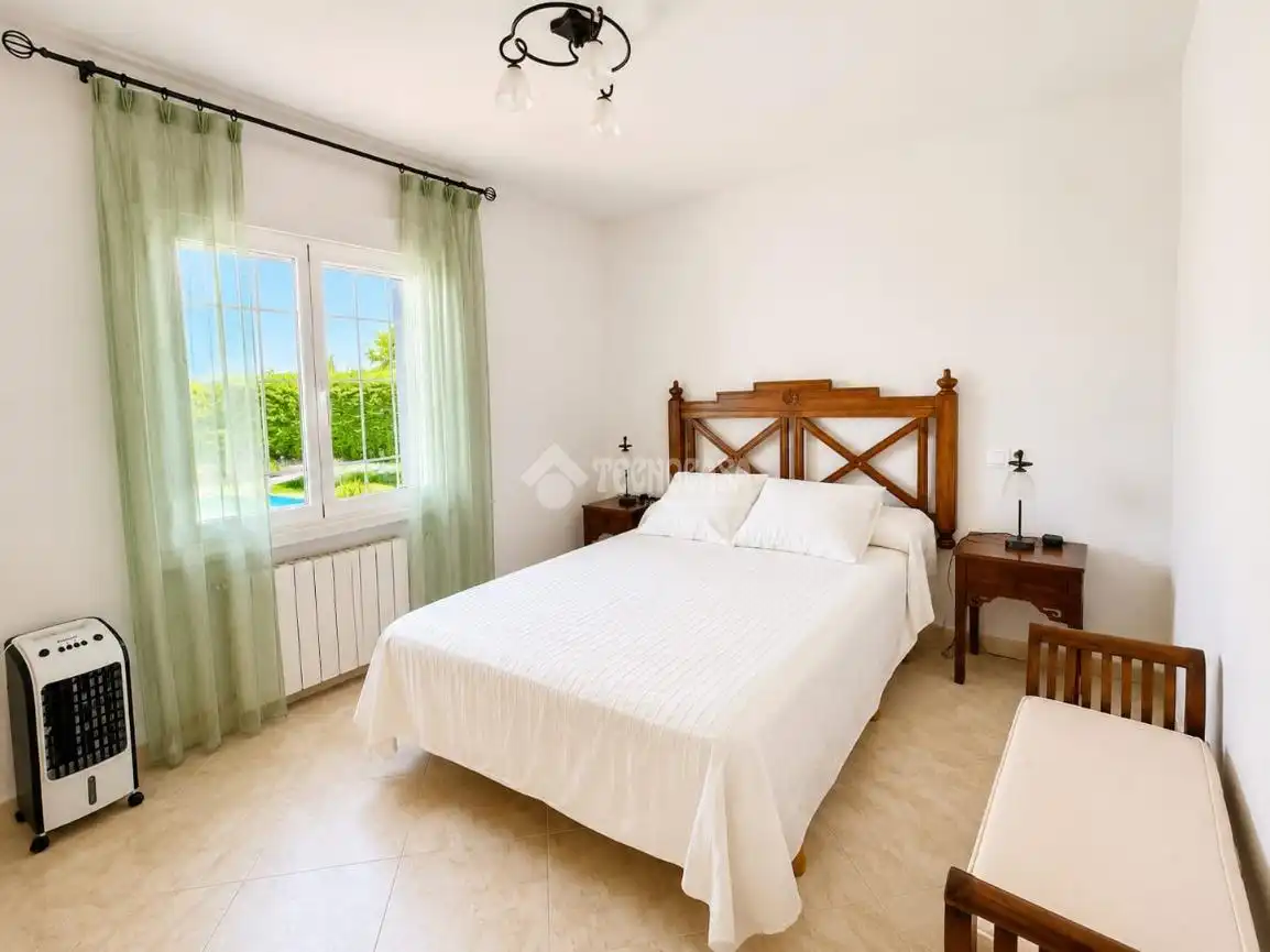 Habitación de Casa o chalet en venta en Carranque con Aire acondicionado, Parquet y Terraza